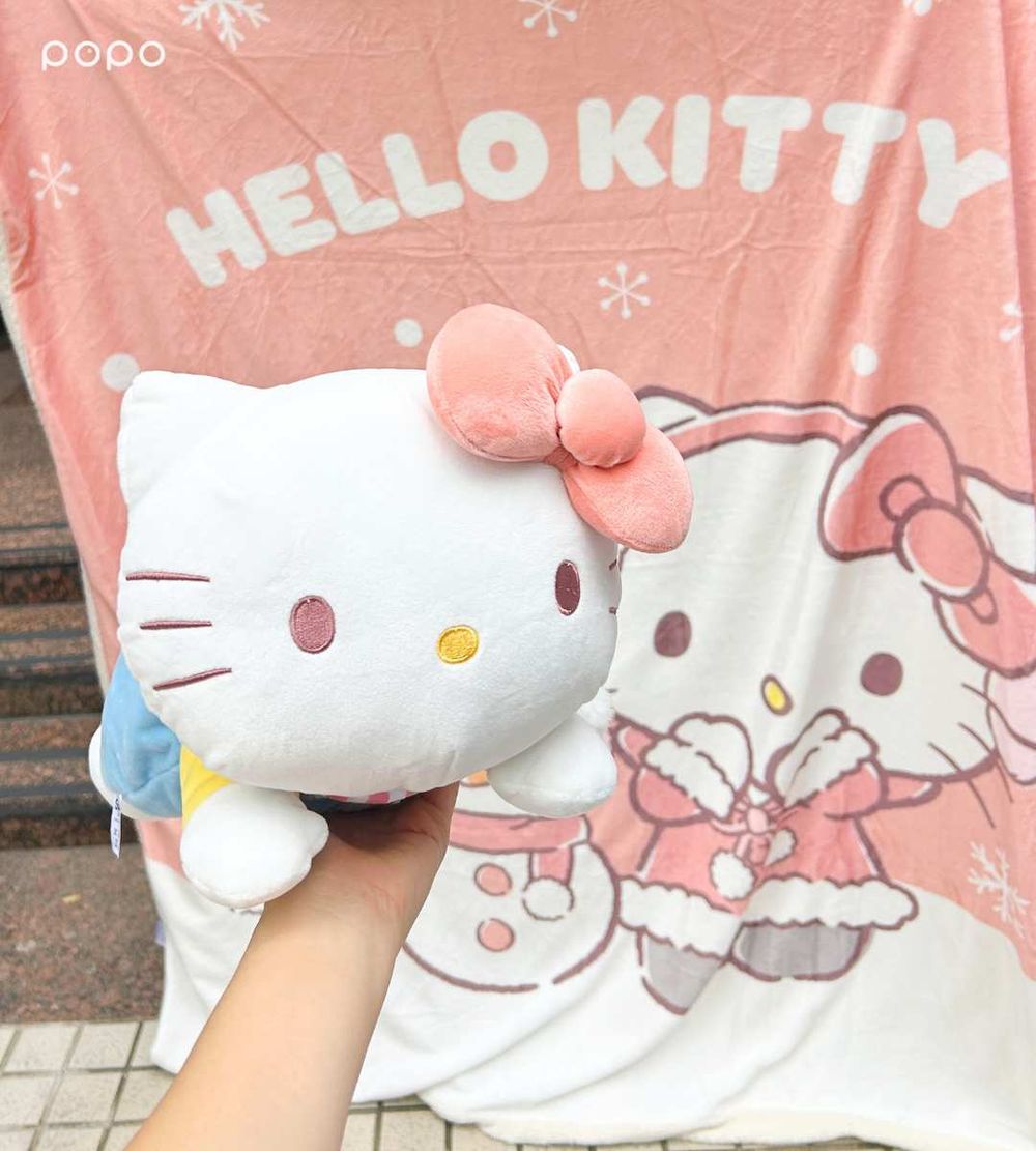 7-11開賣Hello Kitty聖誕福袋！超可愛「凱蒂貓小夜燈+折疊傘、法蘭絨被+玩偶面紙套」全都想帶回家！-12