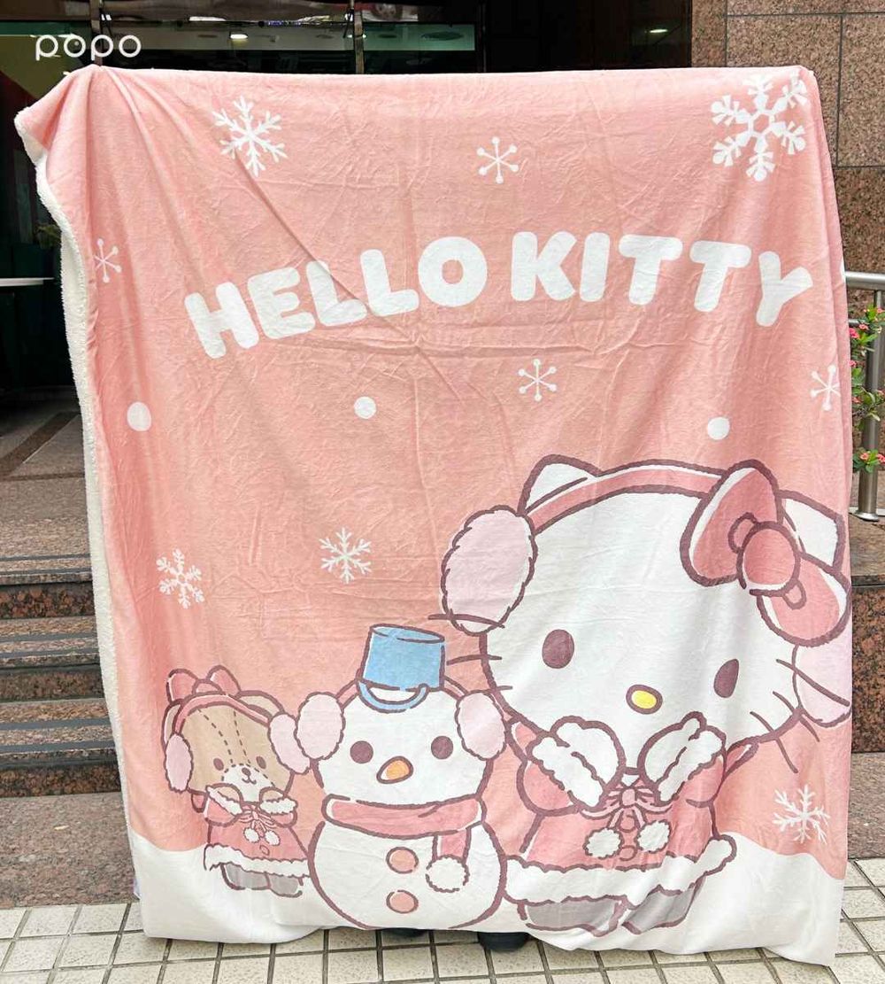 7-11開賣Hello Kitty聖誕福袋！超可愛「凱蒂貓小夜燈+折疊傘、法蘭絨被+玩偶面紙套」全都想帶回家！-6