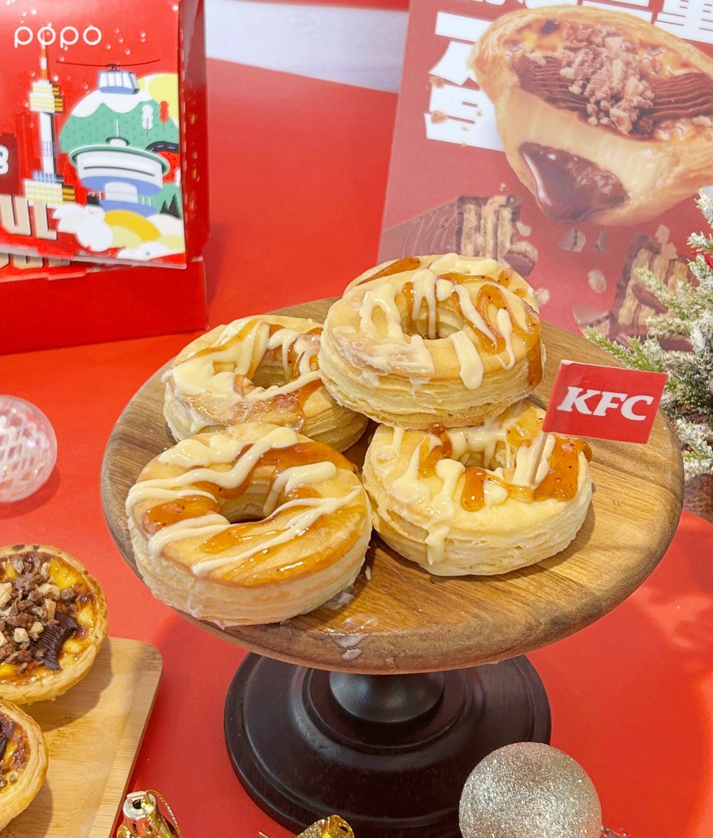 2025聖誕限定必吃！肯德基「聖誕首爾巨大桶」雪花起司炸雞+比司吉+可可流心蛋撻太欠吃！-9