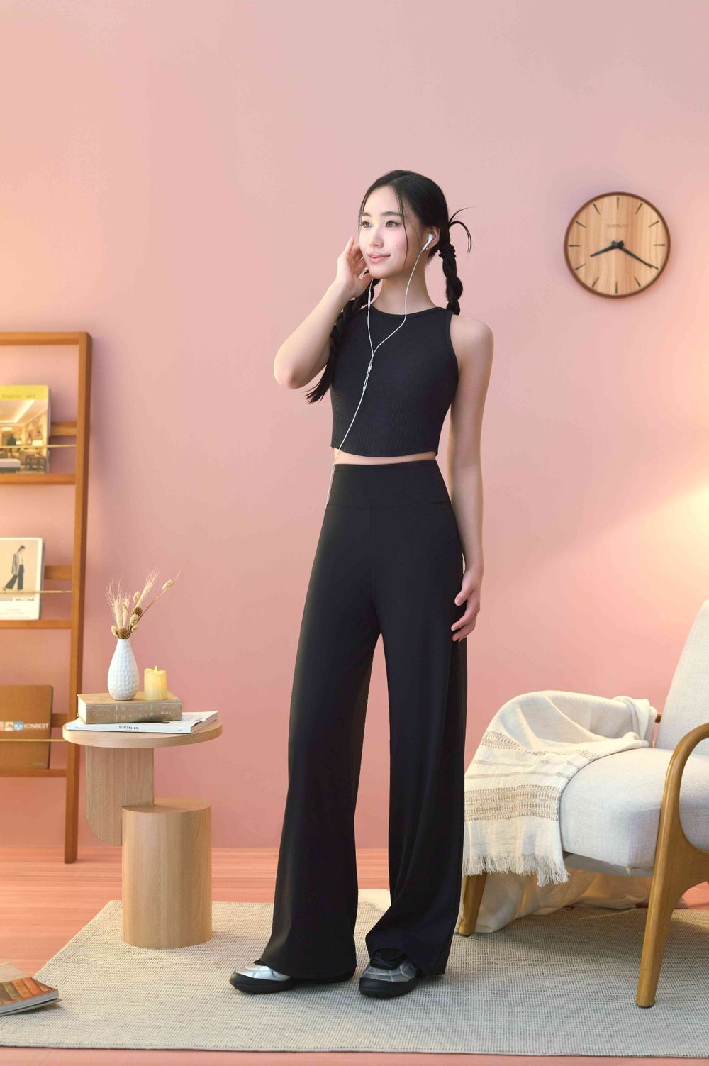 黛安芬秋冬新品登場！最美大使「Lily許韶恩」同款運動內衣、長袖必收！身材比例好到讓人羨慕！-5