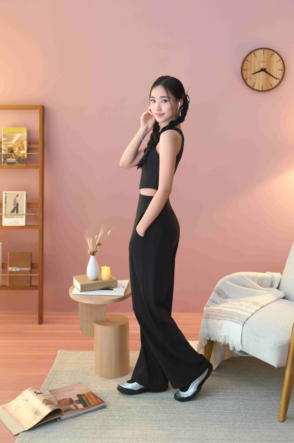 黛安芬秋冬新品登場！最美大使「Lily許韶恩」同款運動內衣、長袖必收！身材比例好到讓人羨慕！-6