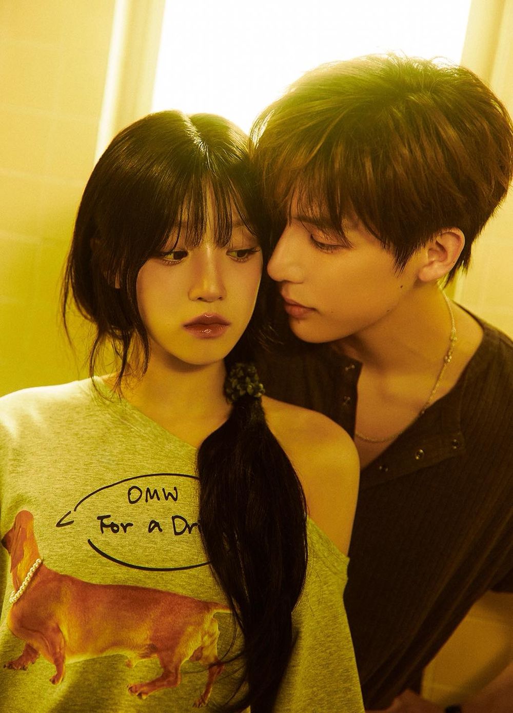 盤點6組超有火花的MV合作韓星組合！華莎&朴正民青龍獎舞台登韓網熱搜，車銀優&朴圭瑛辦公室甜蜜初吻引爆話題！-2