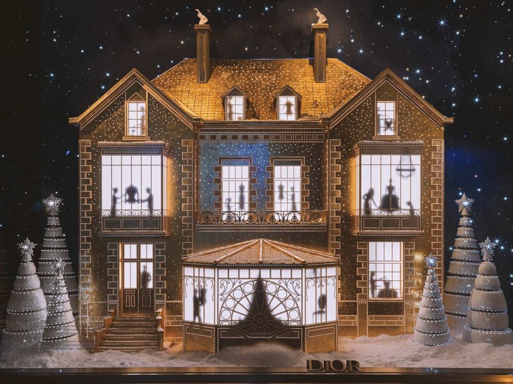  Dior聖誕禮物美瘋了！「淡金色老花卡夾、星星耳環」命中心坎、連聖誕包裝也美到捨不得丟！-8