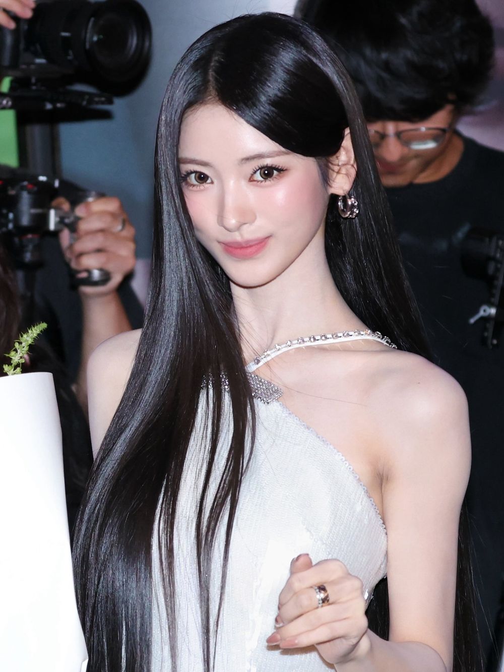 韓網認證7大五代女團神顏成員公開！以安、慜柱人氣高漲，Anna精緻時尚臉成全網焦點！-4