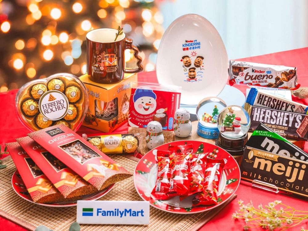 全家開賣超可愛聖誕福袋！Care Bears聖誕花圈、帕恰狗水晶球、白色聖誕樹置物盒全都想買！-2