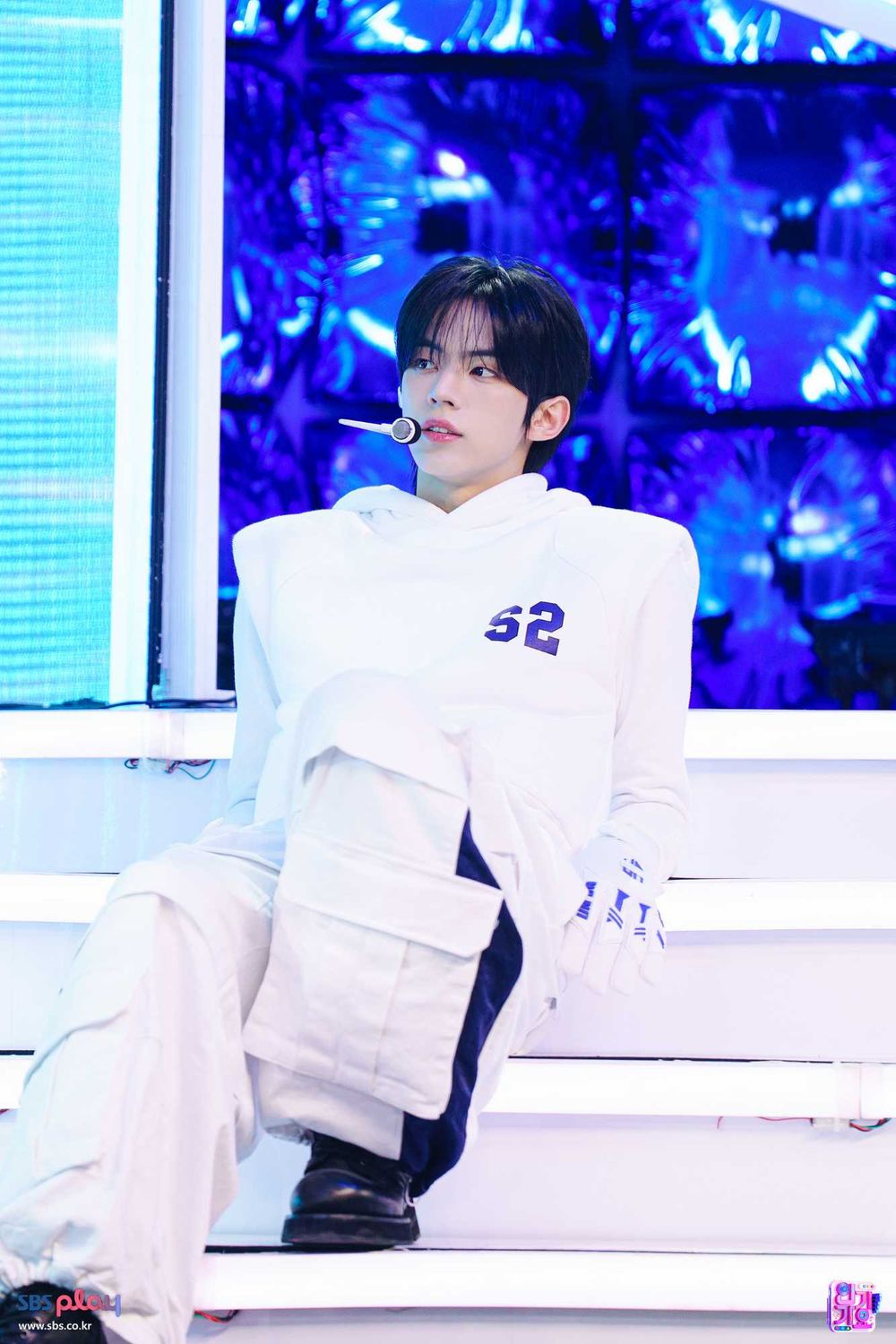 韓網票選五代男團6大神顏成員公開！安乾鎬帥到上熱搜，元彬、韓維辰零死角帥氣入榜！-13