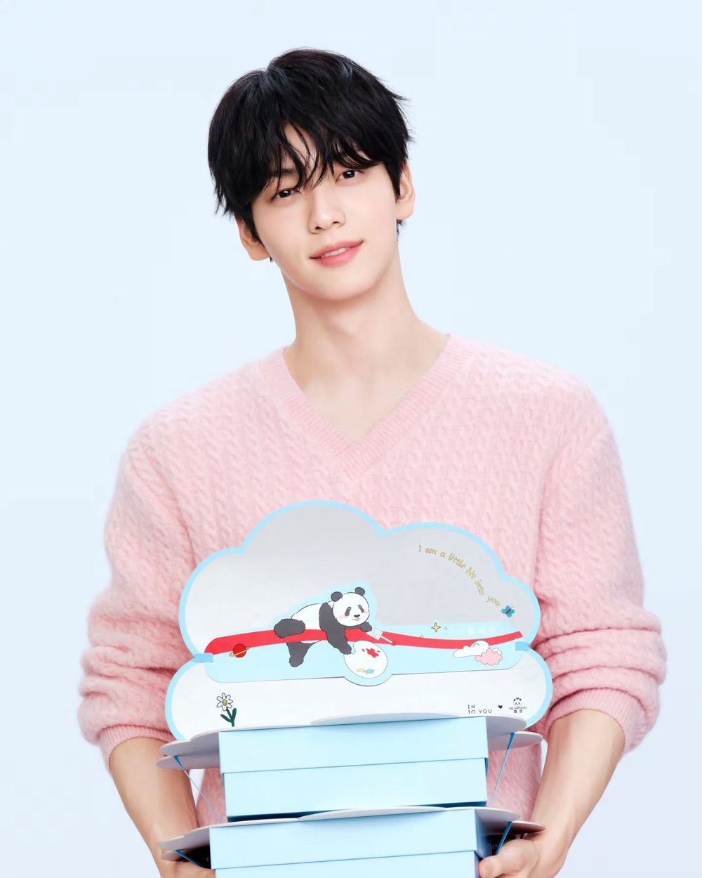 MOA注意高萌來襲！TXT秀彬夢幻代言INTO YOU「萌蘭熊貓」聯名彩妝，這溫柔眼神讓少女心都被接住了！-20