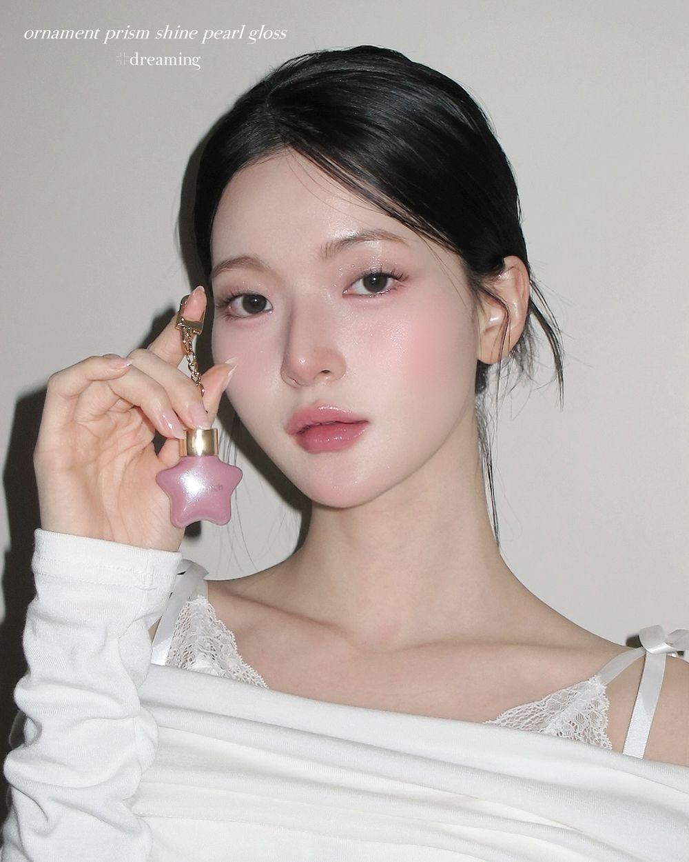 聖誕樹裝飾變成彩妝！milktouch「星星偏光唇蜜」星空碎鑽珠光＋韓系氛圍色選，榮登年度必收藏最夢幻限量唇彩！-13