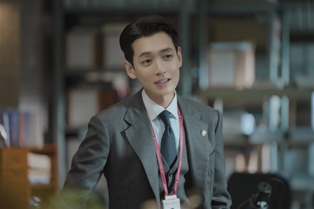 12月必看Netflix影集電影推薦！《現金英雄》李俊昊化身超級英雄，《黑白大廚2》《艾蜜莉在巴黎5》回歸！-4