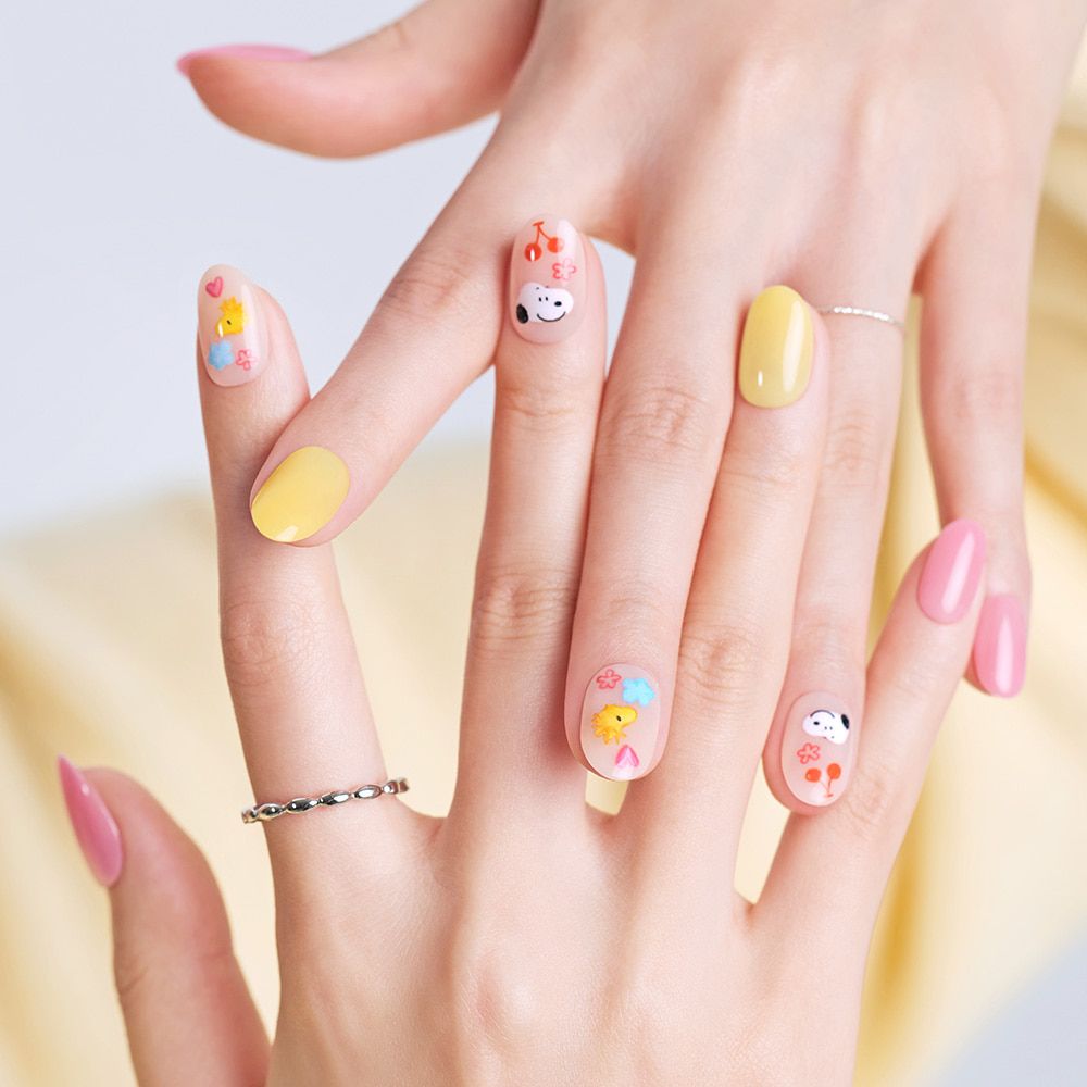 張員瑛同款美甲快收藏！韓國人氣美甲片冬季系列太夢幻「裸粉寶石、雪地貓眼、女人味酒紅」，不用傷荷包也能擁有光療美甲！-5