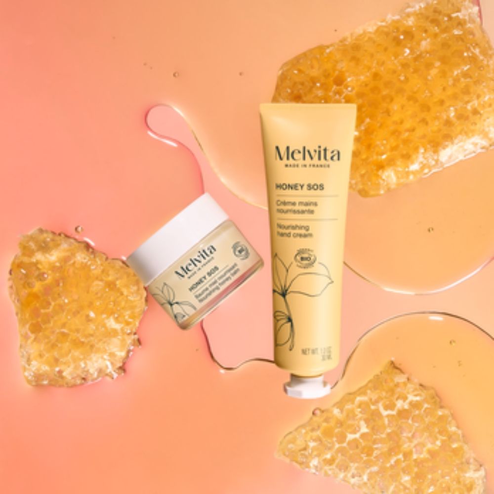 最有情緒價值的禮物首選！Melvita「香氛果油手唇護理」全新上市，紅石榴、花蜜、玫瑰香氣滿滿、再送限量迷你收納鐵盒！-5