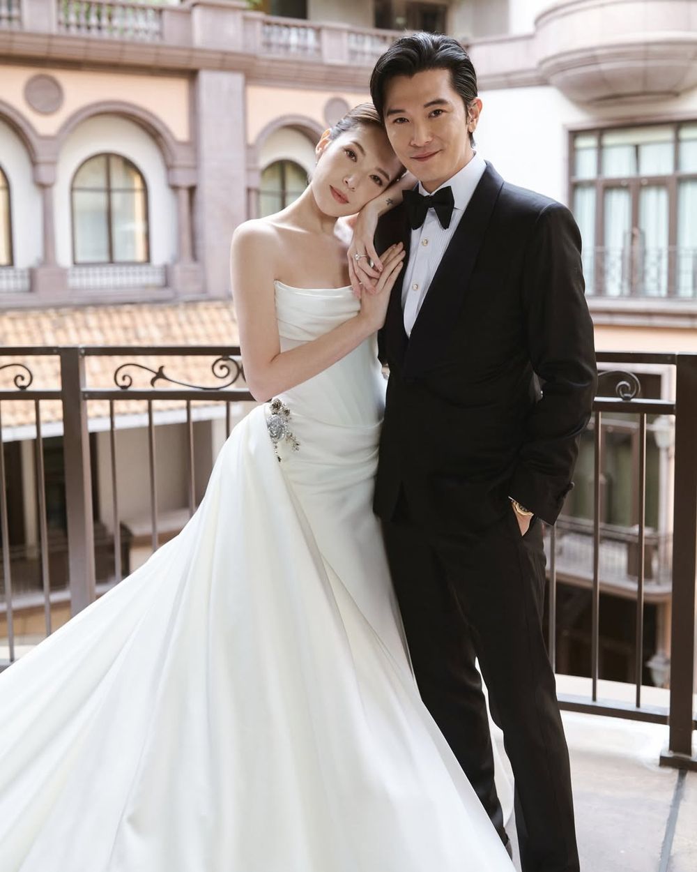 愛情真的存在！許瑋甯、邱澤婚紗照曝光！仙氣婚紗竟出自台灣品牌、雙神顏美到不科學！-2