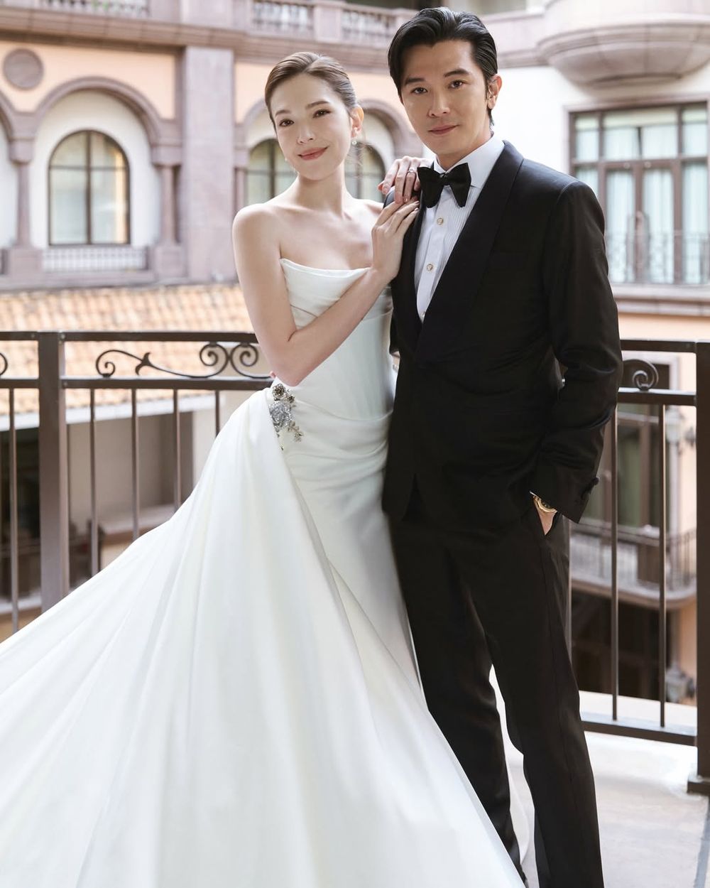 愛情真的存在！許瑋甯、邱澤婚紗照曝光！仙氣婚紗竟出自台灣品牌、雙神顏美到不科學！-7