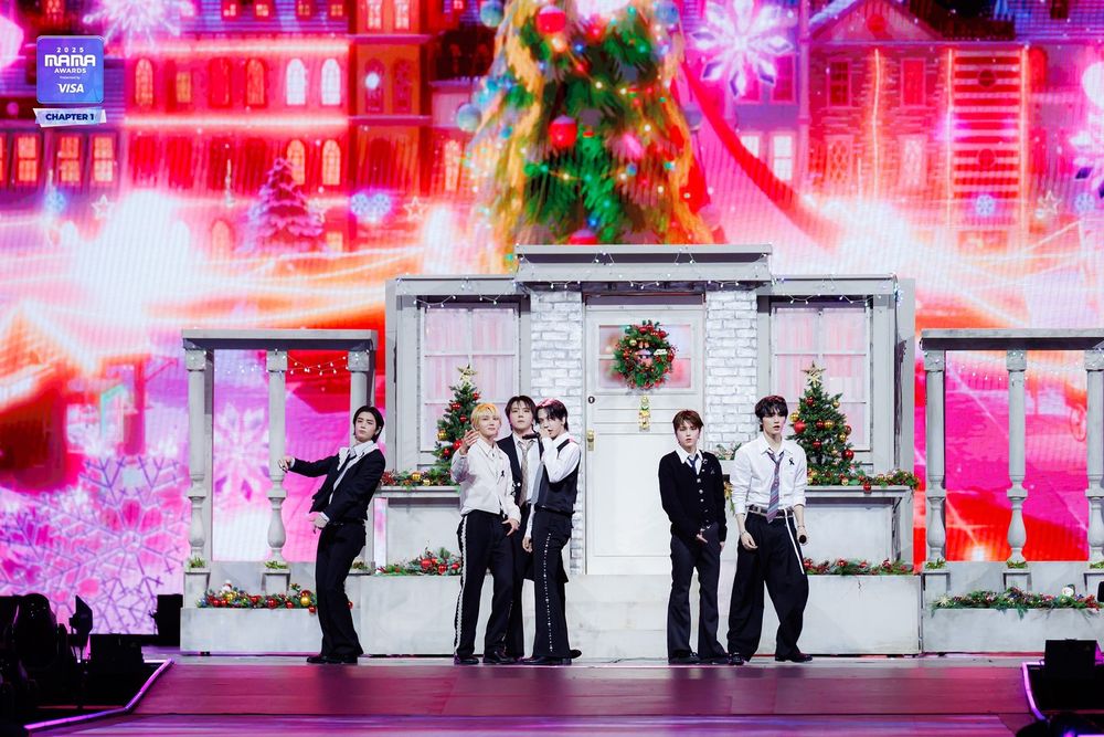 網熱議2025MAMA舞台Live唱得很好的韓團！Stray Kids爆發力驚人，BABYMONSTER高音實力太穩！-6