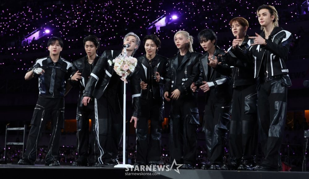 2025AAA亞洲明星盛典頒獎典禮得獎名單出爐！SKZ橫掃年度歌手七大獎，IU＆朴寶劍合體獲最佳CP獎！-4