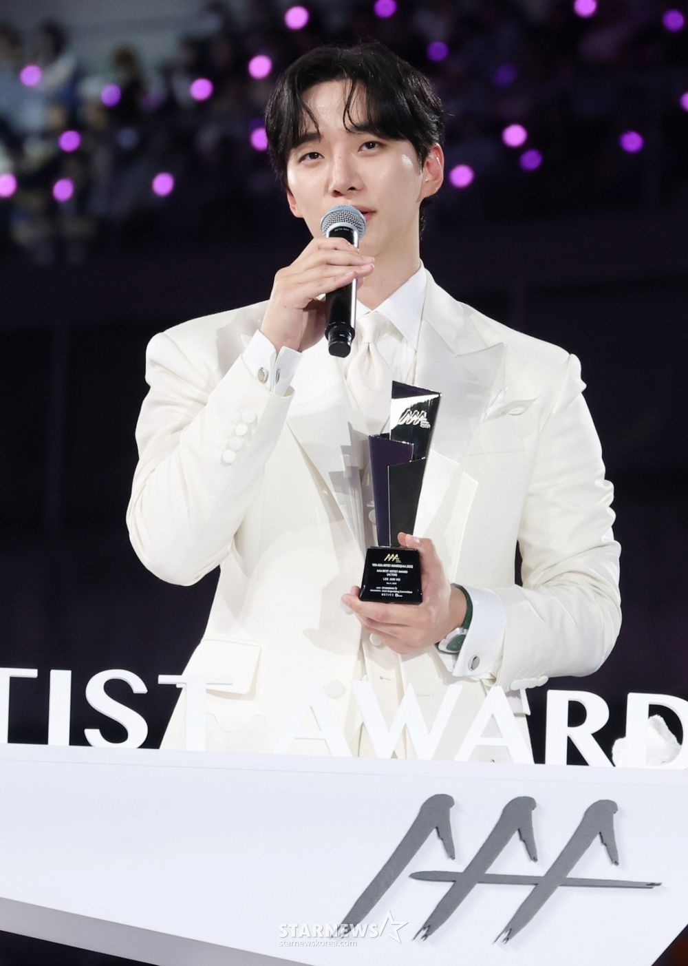 2025AAA亞洲明星盛典頒獎典禮得獎名單出爐！SKZ橫掃年度歌手七大獎，IU＆朴寶劍合體獲最佳CP獎！-7