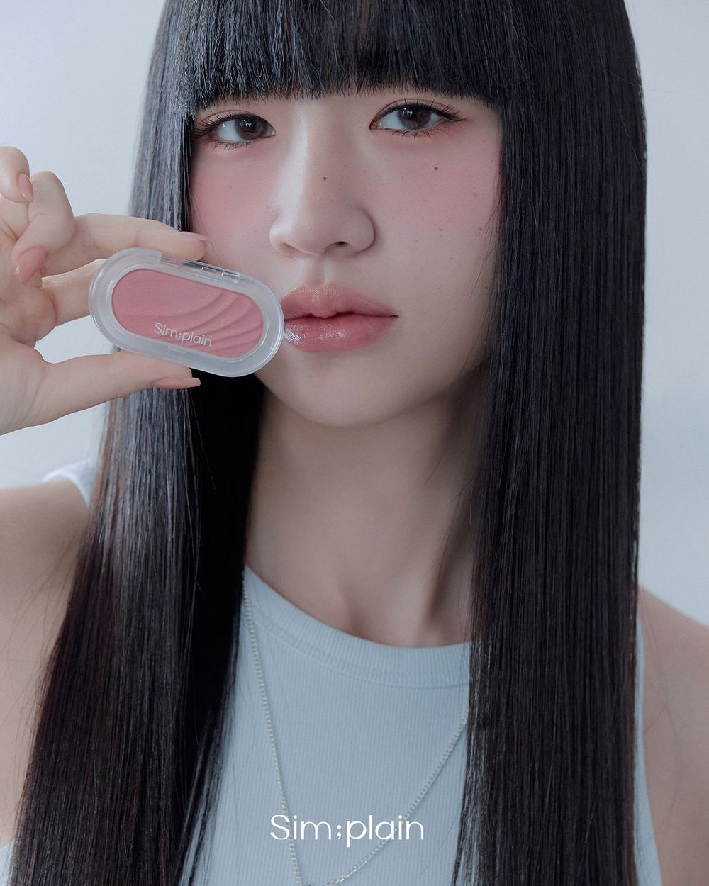 上市秒熱賣缺貨！韓女人手一顆「閃鑽腮紅霜」裸淡米杏灑滿粉色珠光，打亮＋頰彩一顆搞定，人氣化妝師激推、怎麼畫都美成仙！-6