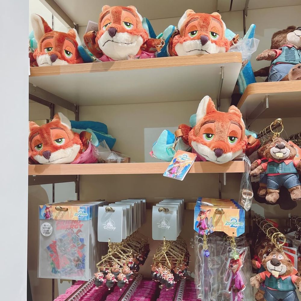 日本迪士尼《動物方城市2》周邊太欠買！超可愛「西裝尼克鑰匙圈、豆豆眼蓋瑞手指玩偶」日妞都狂搶！-14