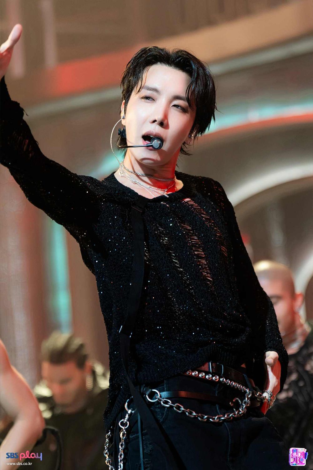 舞者票選「舞台統治力」最強的二三代韓團偶像TOP6！Lisa、KAI氣場太強，j-hope「表演之神」實至名歸！-7