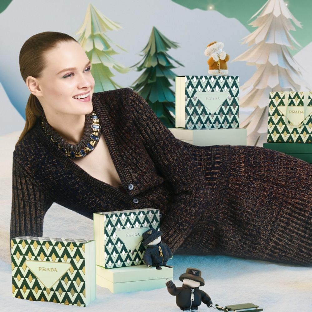 雙12百貨獨家優惠速報！PRADA Beauty聖誕禮盒首登場「潤唇膏雙入組、經典香氛彩妝禮盒」只要千元，這組真的心動！-3