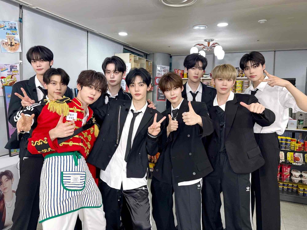 2025韓團專輯銷量排名TOP8公開！IVE成唯一入榜女團太強，Stray Kids奪「年度專輯」大賞創紀錄！-6