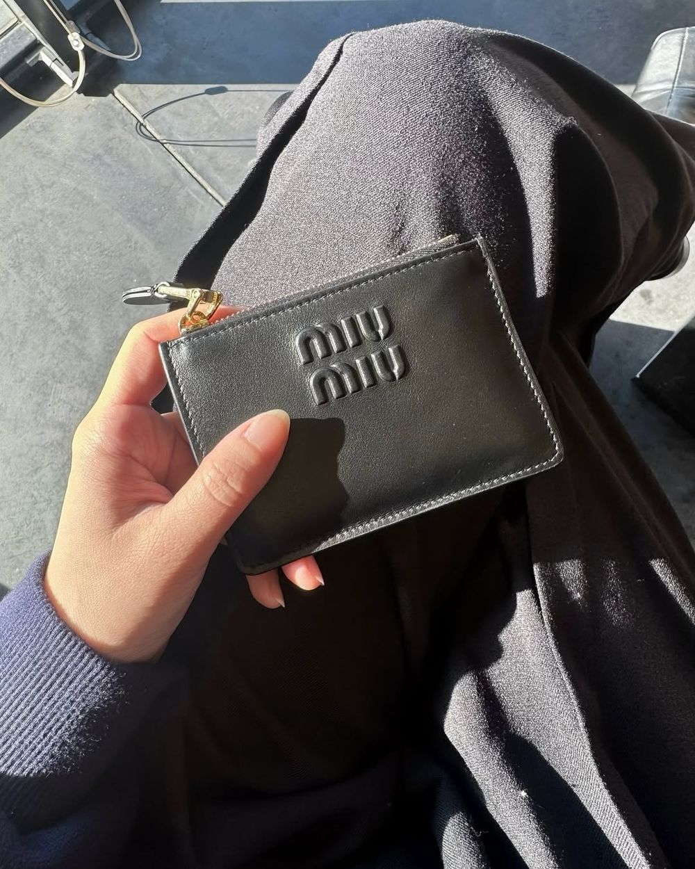 入門精品首選小皮件！年末最值得入手8款「奢牌卡夾、短夾」！CELINE、MIU MIU榮登日妞最愛-14