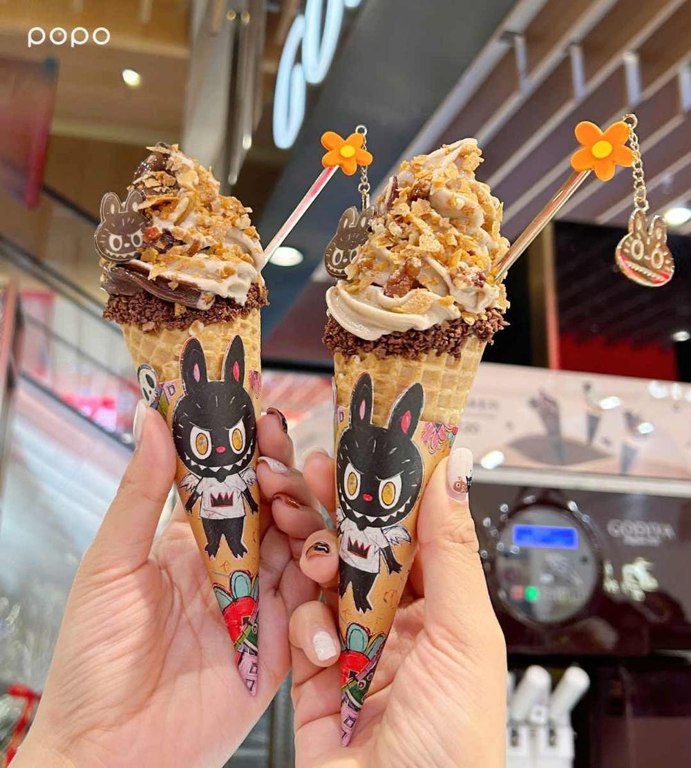 2025冬季最新必吃6大冰品推薦！酷聖石「吉拿圈冰淇淋」太療癒、全家開心果霜淇淋脆友都狂推！-11