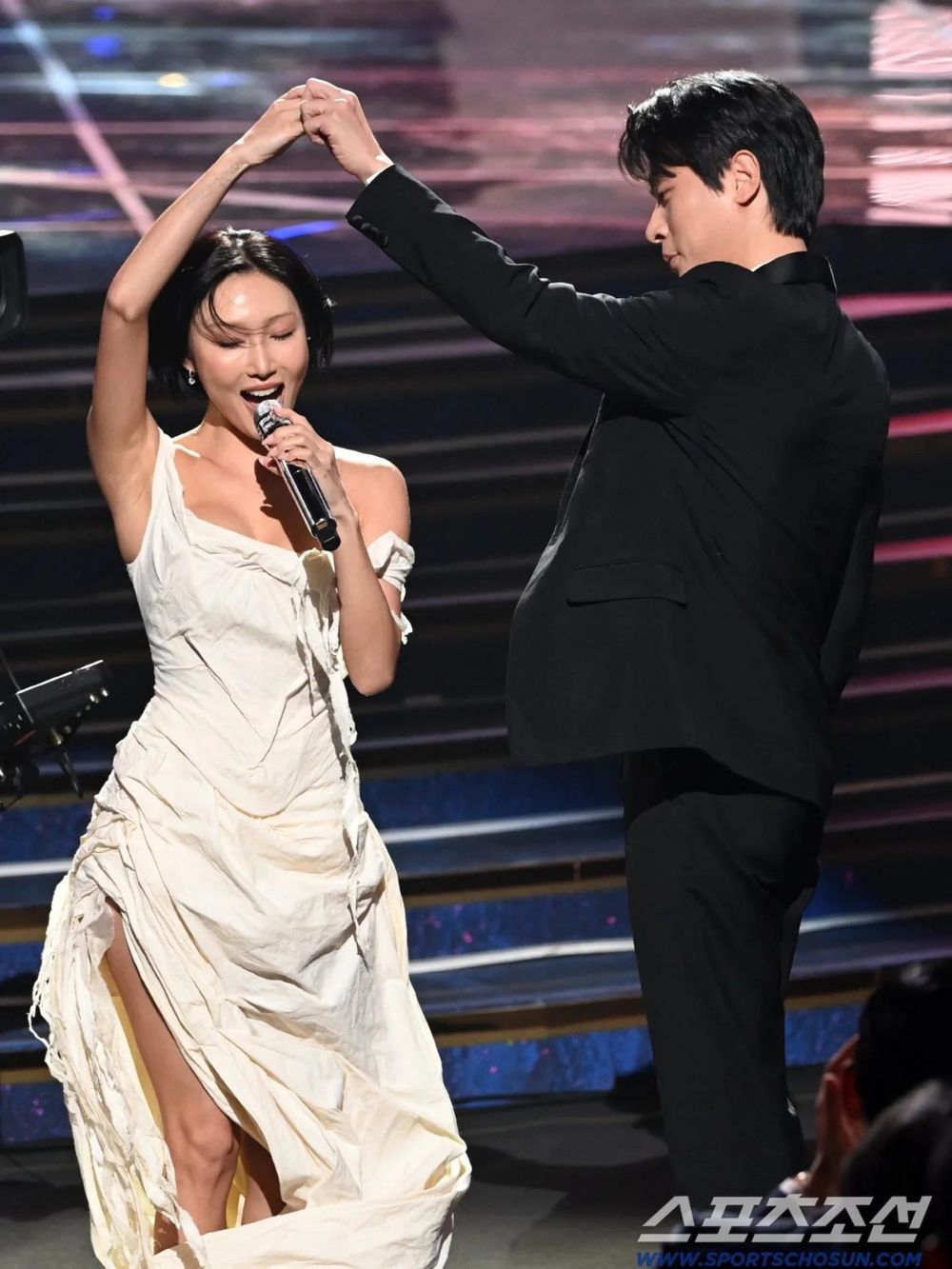 D社2026元旦情侶熱門預測！網友點名4組螢幕情侶CP：華莎＆朴正民呼聲超高，柳演錫＆蔡秀彬被目擊深夜同遊！-10