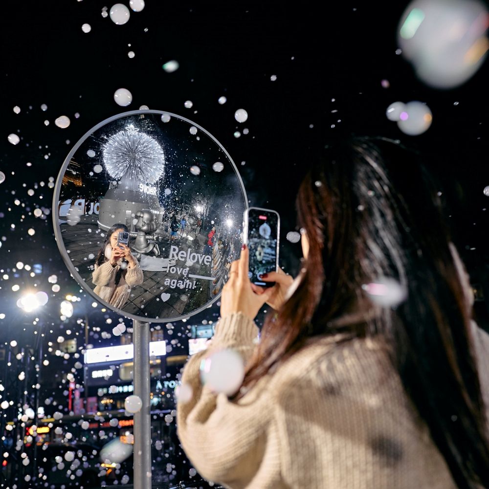 全台唯一「會呼吸的聖誕樹」在信義區！Relove打造最浪漫打卡點，史努比純銀限定版獨家亮相、還有千元美肌禮免費領！-5