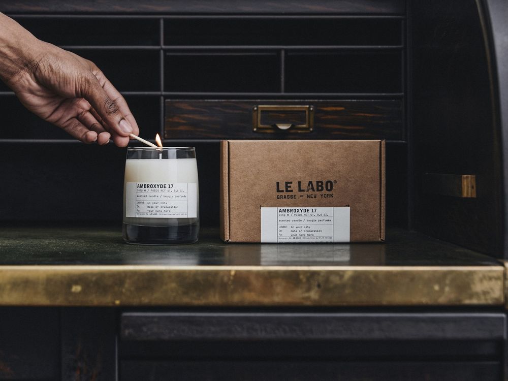 2025年末冬日香氛精選「LE LABO」香氛蠟燭5選！檀香26、絲柏21、降龍涎香17，為冷冽冬日點上帶香氣的暖意！-10