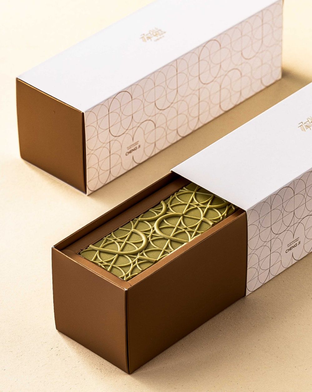 2025冬季必吃開心果甜點推薦！「星巴克開心果布丁、LADY M開心果千層、承繼開心果提拉米蘇」全都想吃！-11