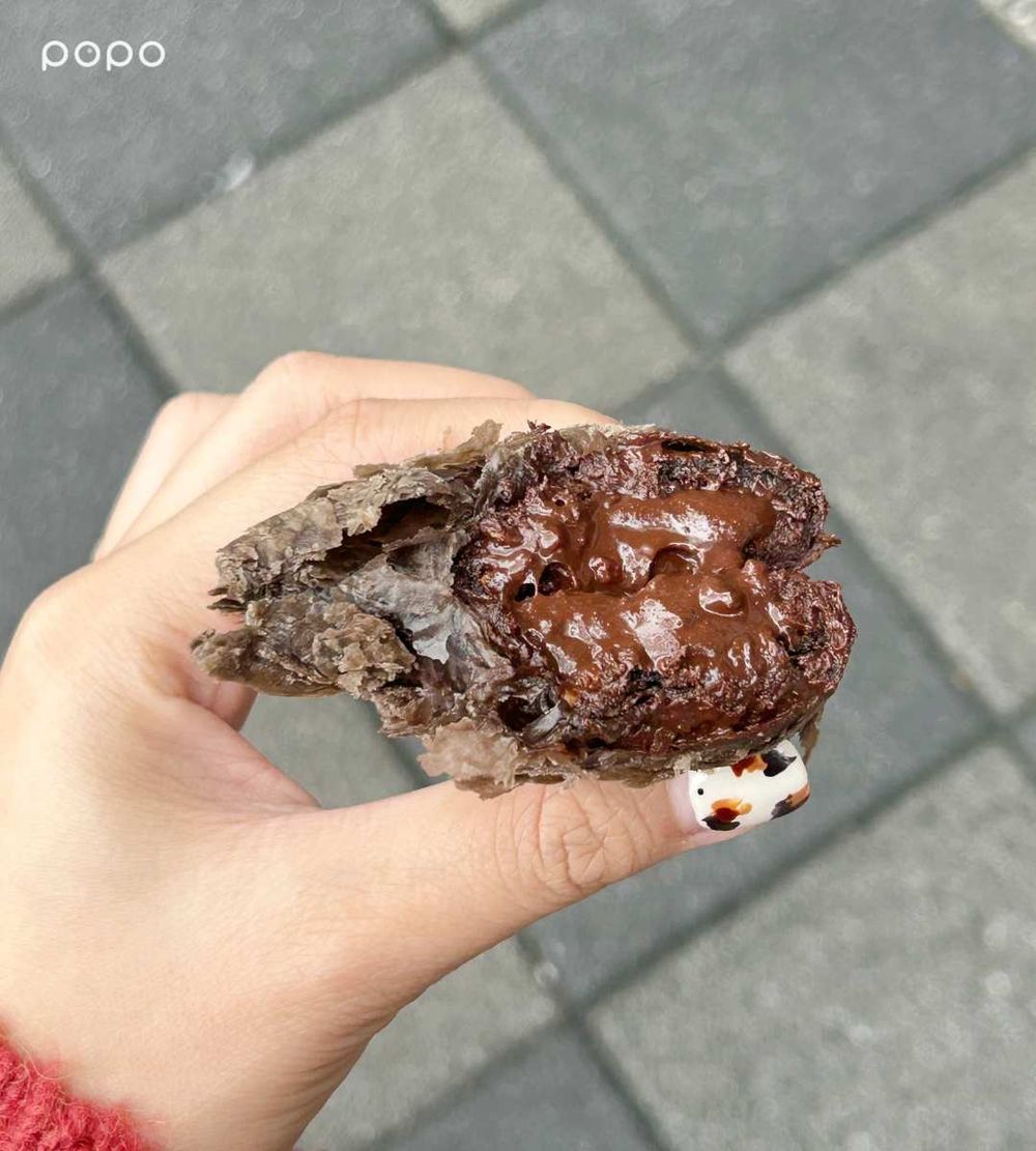 日妞最愛麥當勞「巧克力三角派」台灣也吃得到！超濃郁流心巧克力餡療癒爆炸、搖搖薯條&咖哩牛肉堡同步開賣！-8