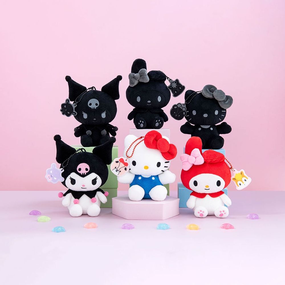 7-11開賣超可愛三麗鷗盲盒吊飾！萌翻天「全黑Hello Kitty、笑臉美樂蒂、庫巴+酷洛米」全都想收藏！-3