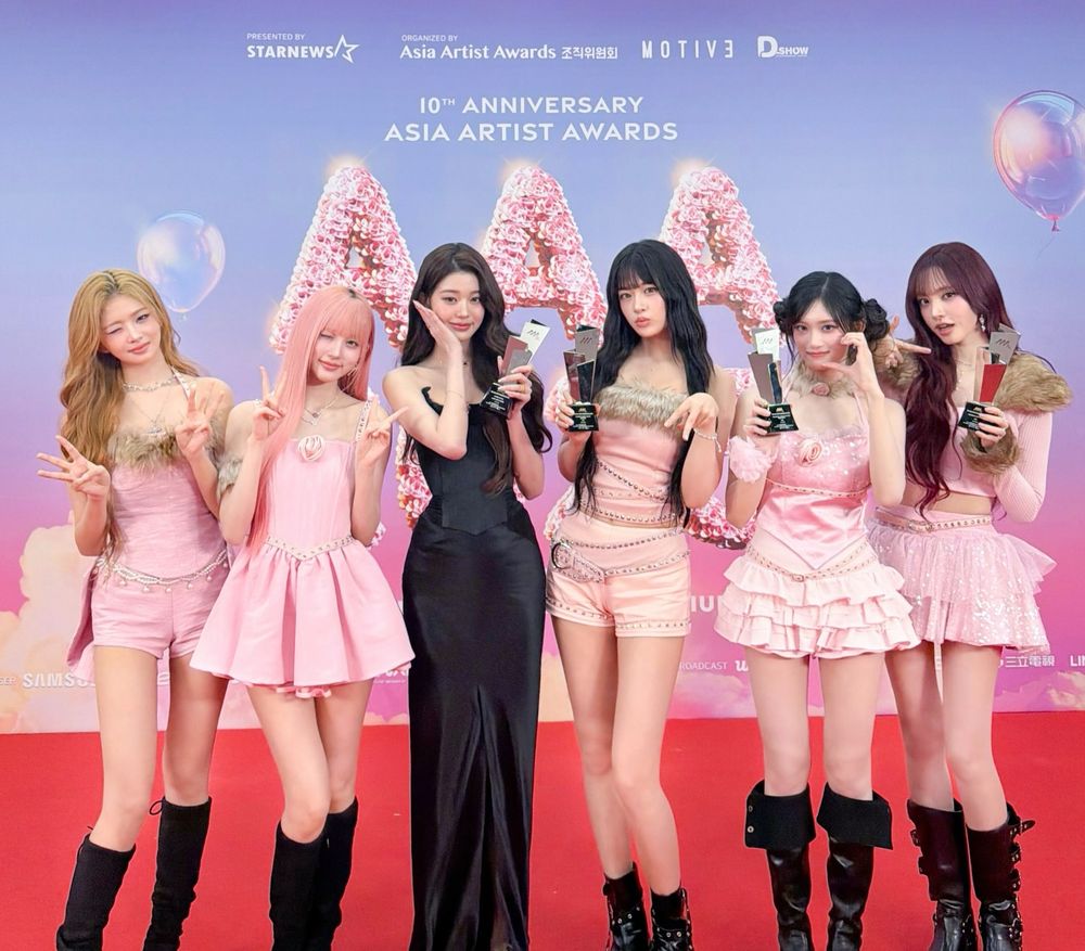 2025 IVE美妝代言版圖全面擴張！AAA年度歌曲大賞得主「完顏團」從彩妝保養到髮品，全員美貌戰力滿格！-2