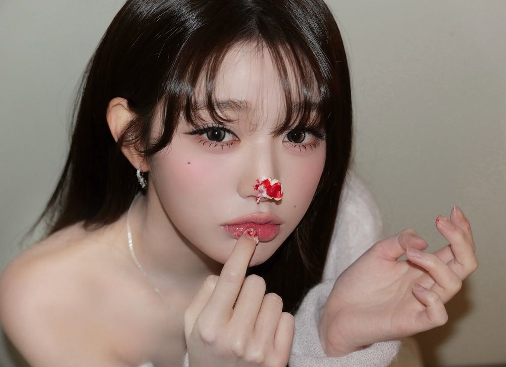 2025 IVE美妝代言版圖全面擴張！AAA年度歌曲大賞得主「完顏團」從彩妝保養到髮品，全員美貌戰力滿格！-5