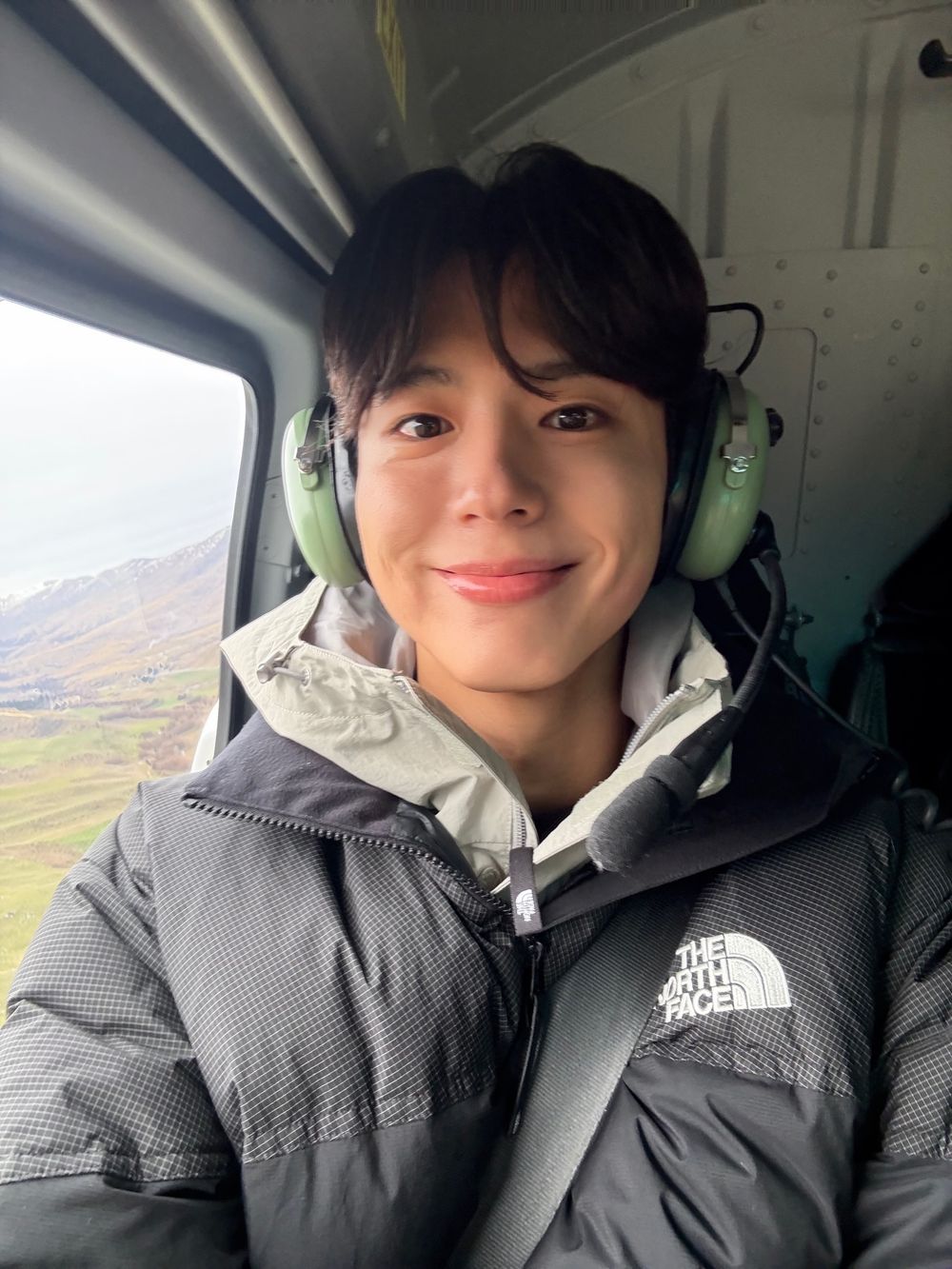 2025AAA盛典王子朴寶劍！IU＆金裕貞兩大CP合體，化身「里長伯」熱聊佐藤健、林俊傑，根本公費追星！-11