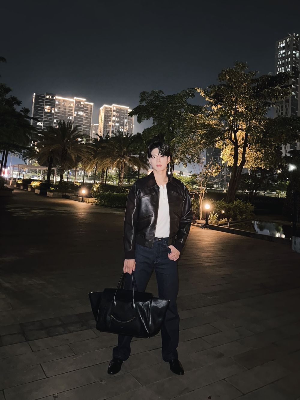 2025AAA盛典王子朴寶劍！IU＆金裕貞兩大CP合體，化身「里長伯」熱聊佐藤健、林俊傑，根本公費追星！-13