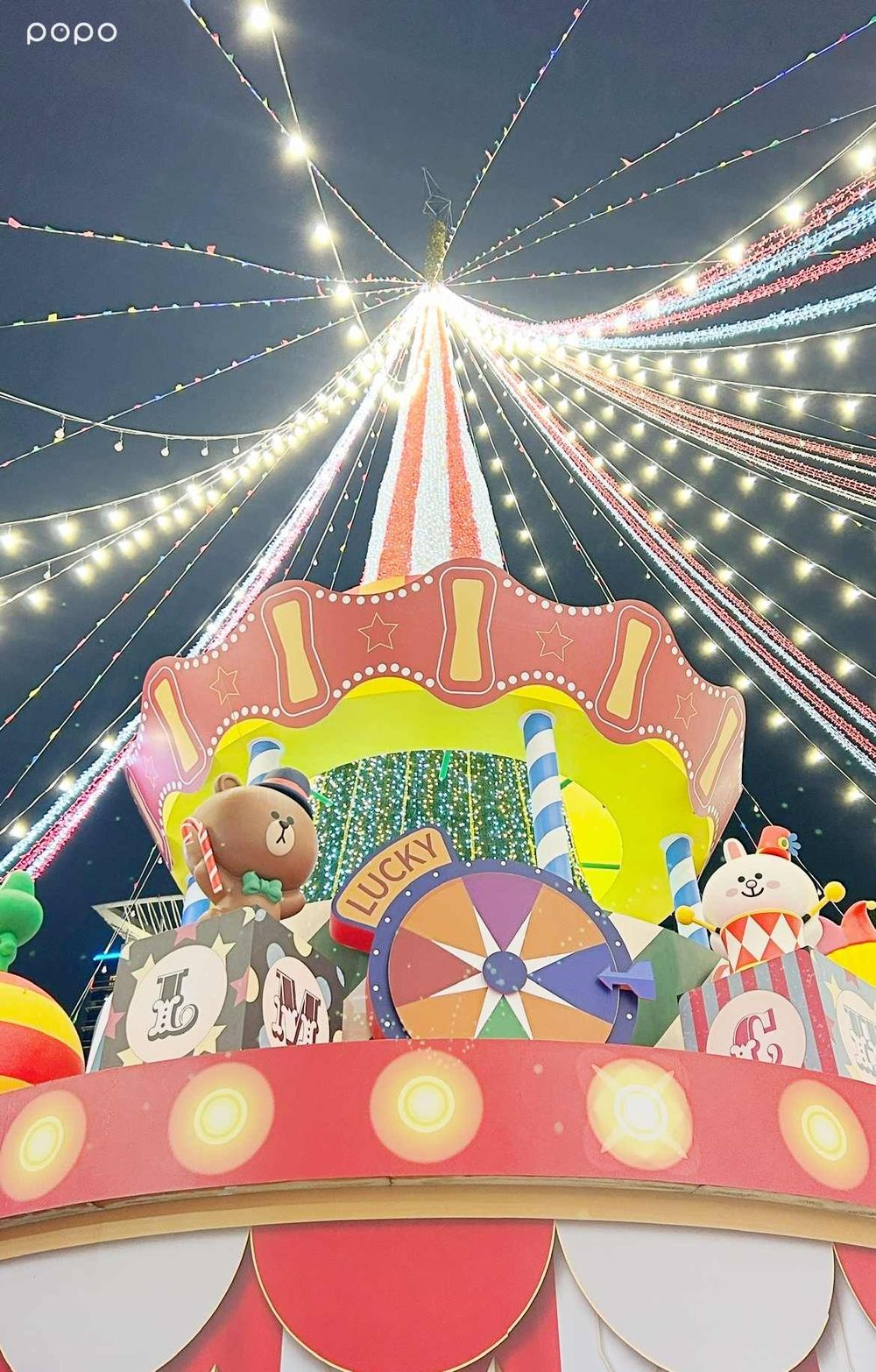 2025雙北必拍9大聖誕樹懶人包！台北101三眼怪光廊可愛翻、「這顆」飄雪水晶球+史努比雕像太萌必拍！-17