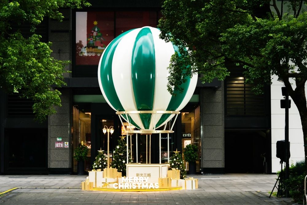 2025雙北必拍9大聖誕樹懶人包！台北101三眼怪光廊可愛翻、「這顆」飄雪水晶球+史努比雕像太萌必拍！-18