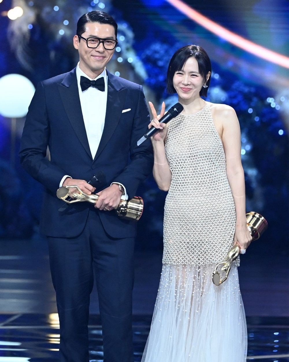 這7對「D社情侶」太震驚！JENNIE戀情轟動全網，IU李鍾碩跨年官宣、李到晛林智妍愚人節認愛，最後一組被爆粉絲崩潰！-2