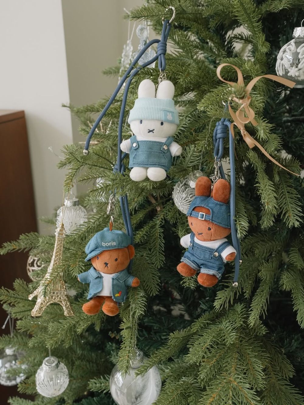 可愛發瘋！韓國首爾限定「牛仔吊帶裙米飛兔、小偷帽波里斯熊」玩偶&帆布包韓妞都狂搶！-12