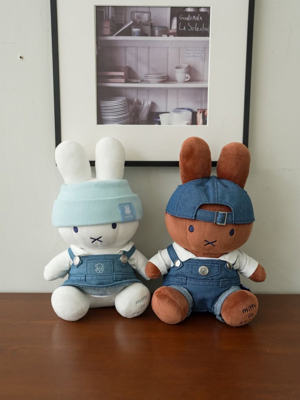 可愛發瘋！韓國首爾限定「牛仔吊帶裙米飛兔、小偷帽波里斯熊」玩偶&帆布包韓妞都狂搶！-9