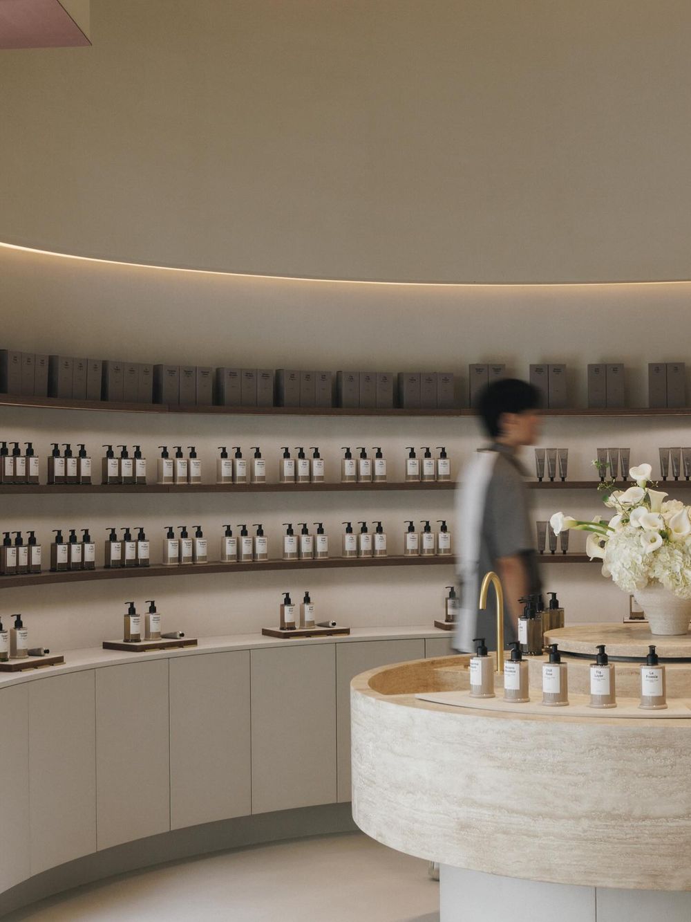 Karina送粉絲的香水找到了！韓國小眾香氛SISAO爆紅，卡寶同款「無花果奶香」是漂亮女生的味道！-11