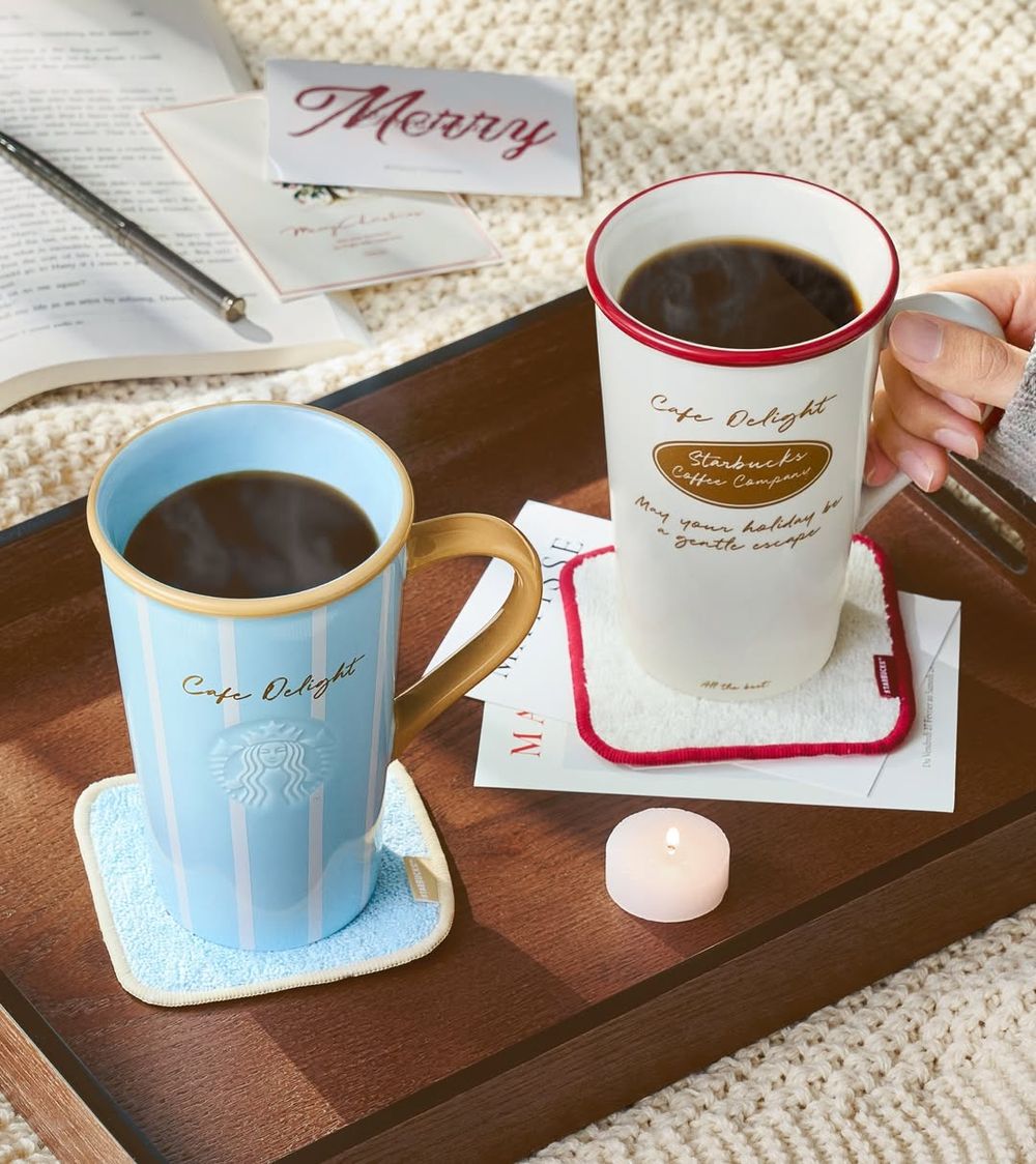 2025韓國星巴克冬季必買8大新品推薦！「毛衣花紋水壺、聖誕小熊玩偶、蝴蝶結水杯」韓妞都在搶！-2