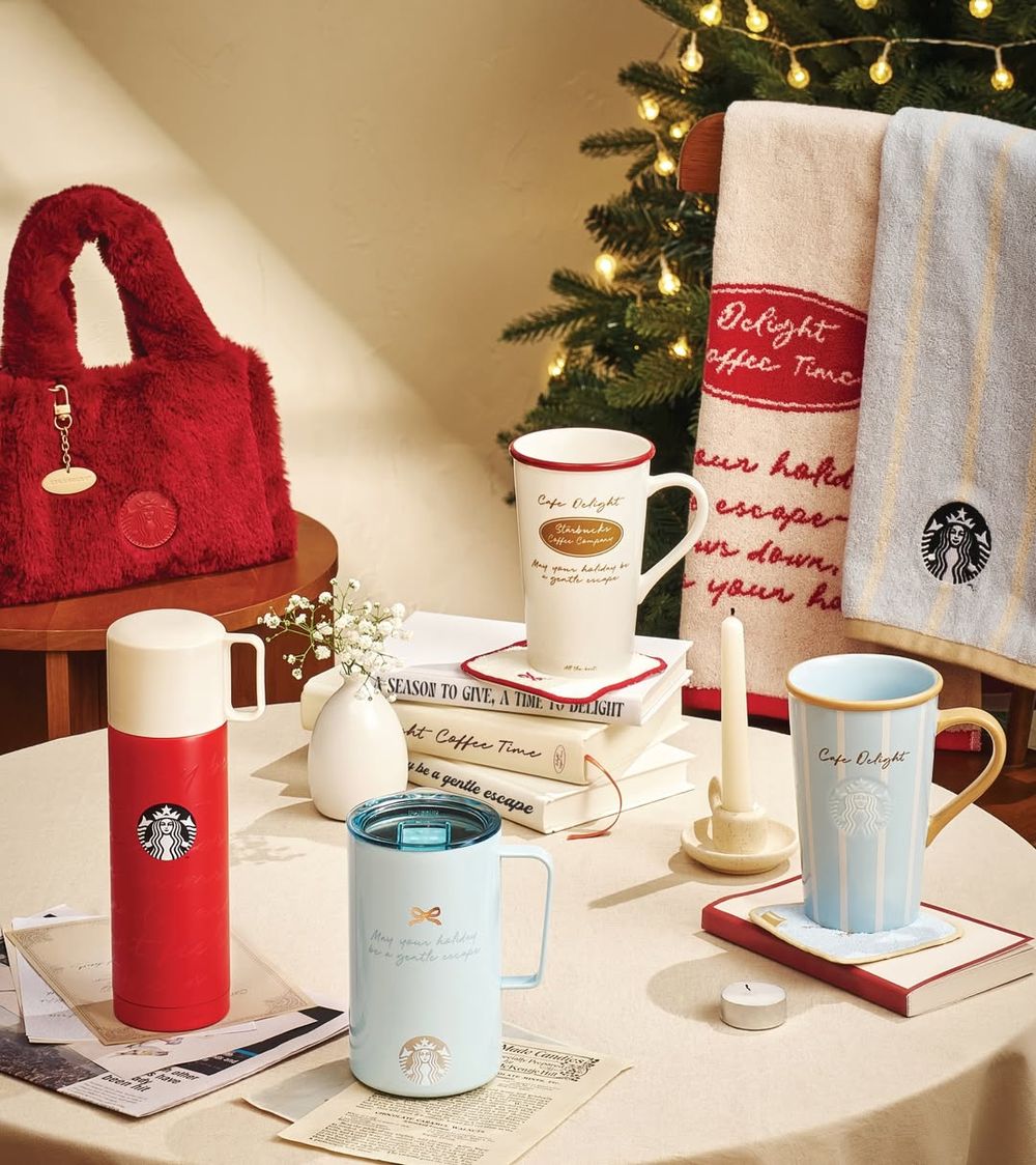 2025韓國星巴克冬季必買8大新品推薦！「毛衣花紋水壺、聖誕小熊玩偶、蝴蝶結水杯」韓妞都在搶！-11