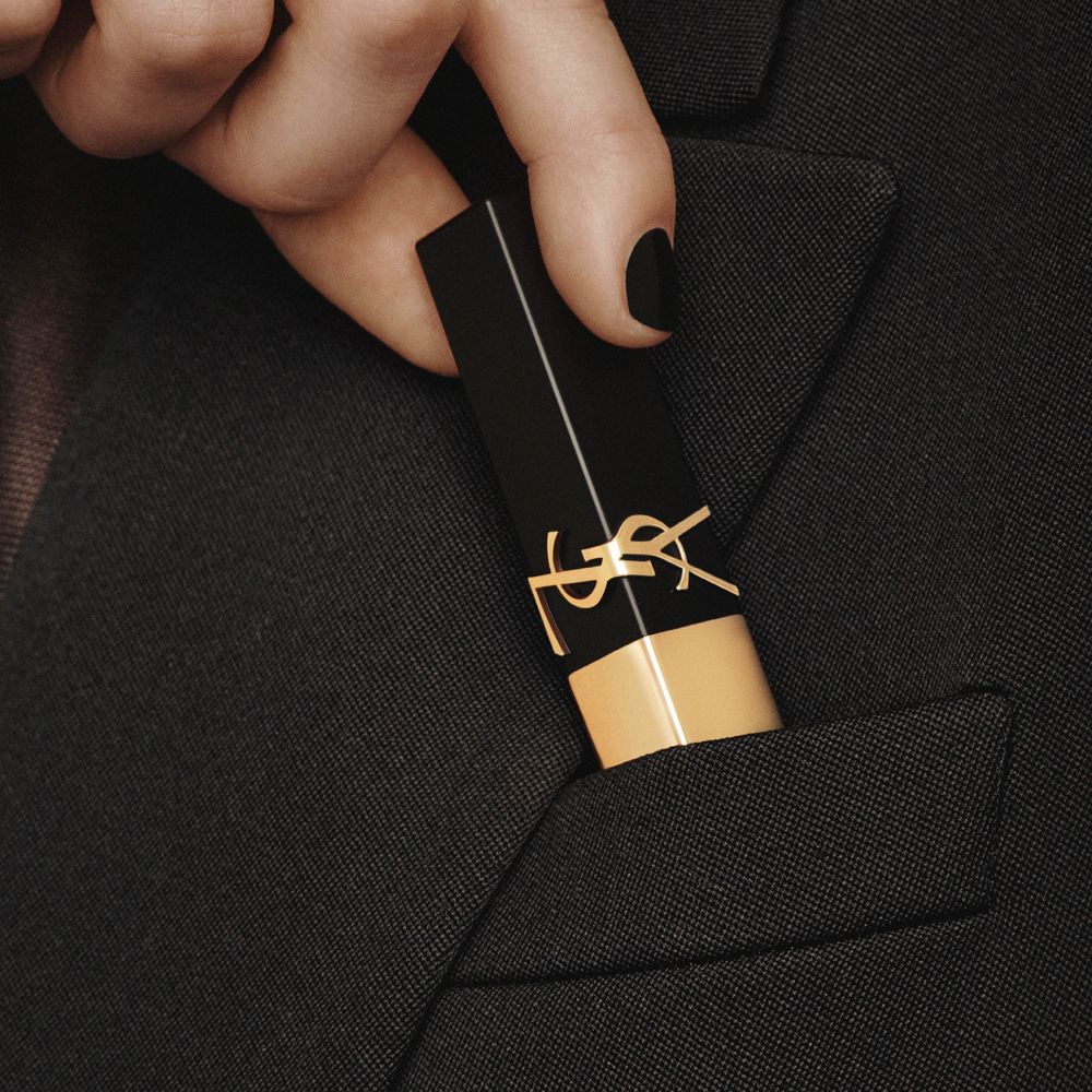 一擦就懂為什麼爆紅？ROSÉ 唯一指定「YSL煙管唇膏」最美顯白色號#1977東方夢、即將展開全球瘋搶！-13