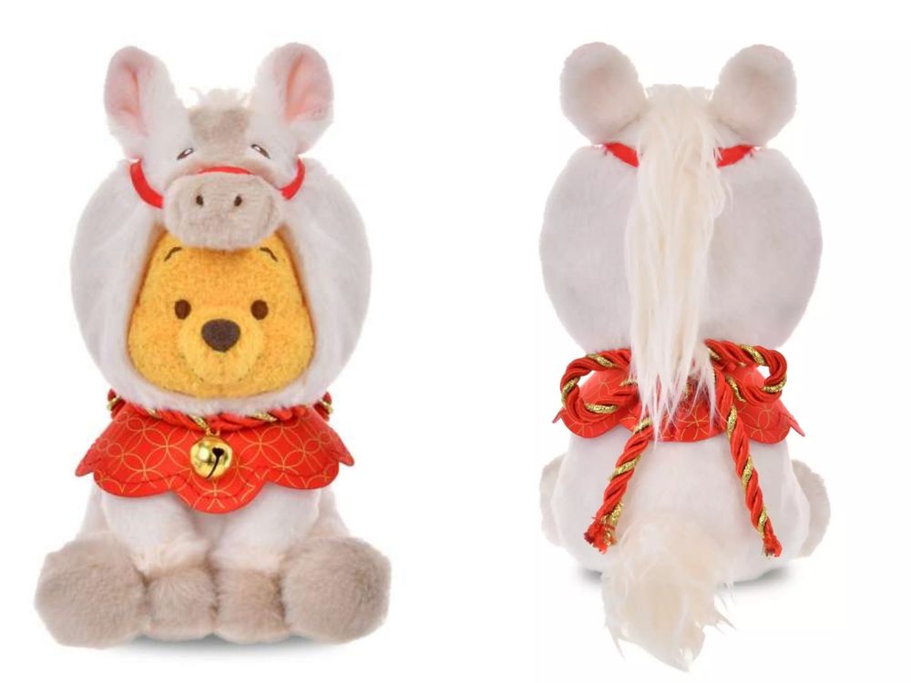 2026馬年限定小熊維尼周邊來了！超可愛「白色小馬維尼玩偶、淺棕馬小豬絨毛吊飾」全都要收藏！-4