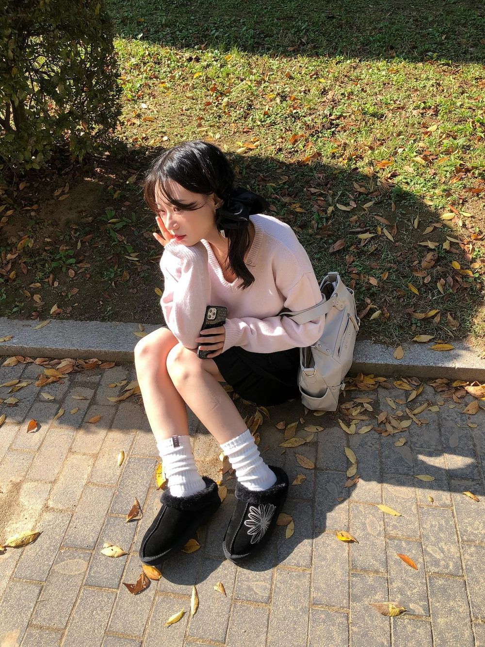 韓妞圈紅爆！Mardi小雛菊毛毛拖台灣也有了！「瘦瘦版型、駝棕色系」價格一千多很可以！-7