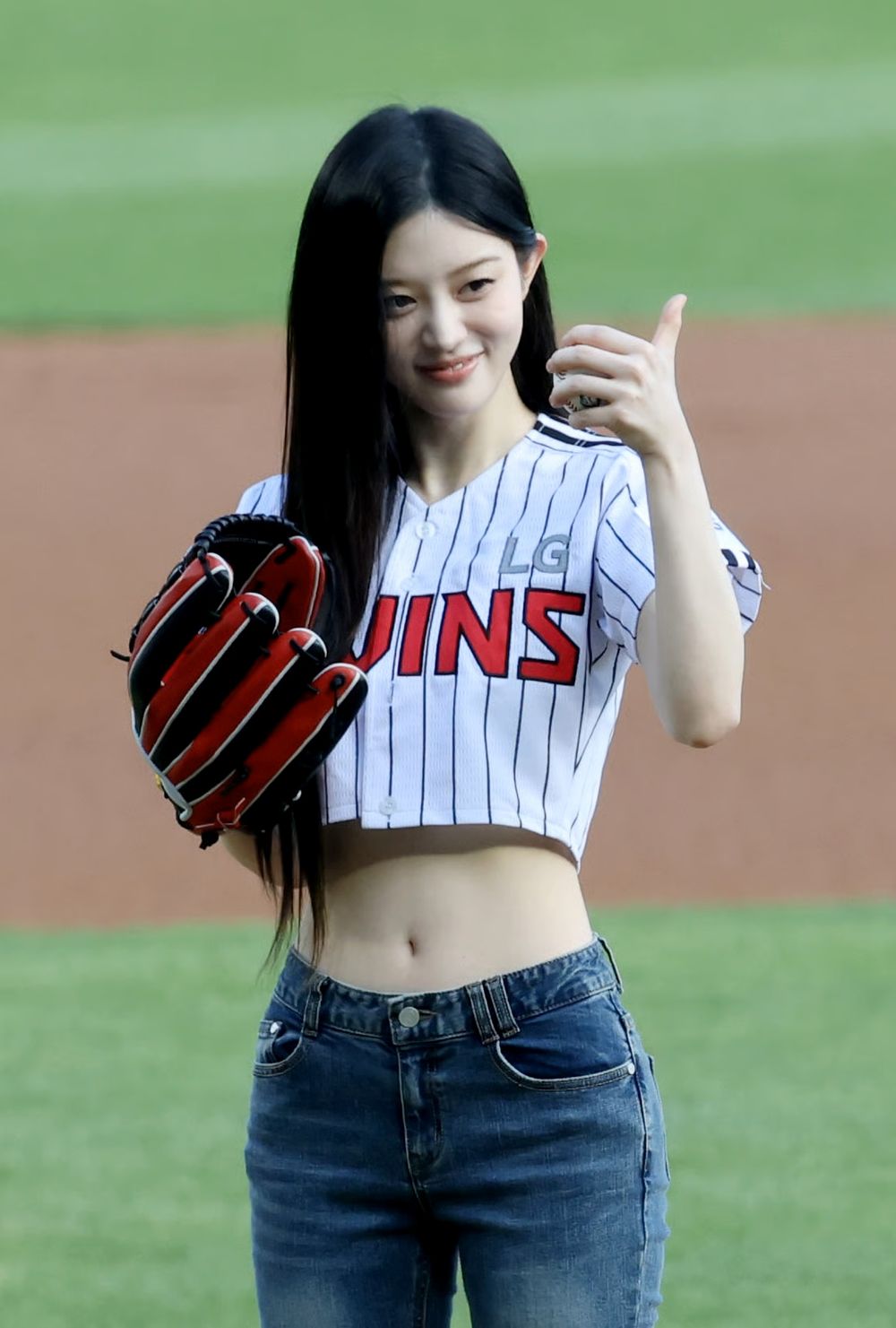 細到不合理！韓網熱議8位「螞蟻腰」KPOP女偶像！張員瑛比例太不科學，Rosé、雅賢腰線最誇張！-17