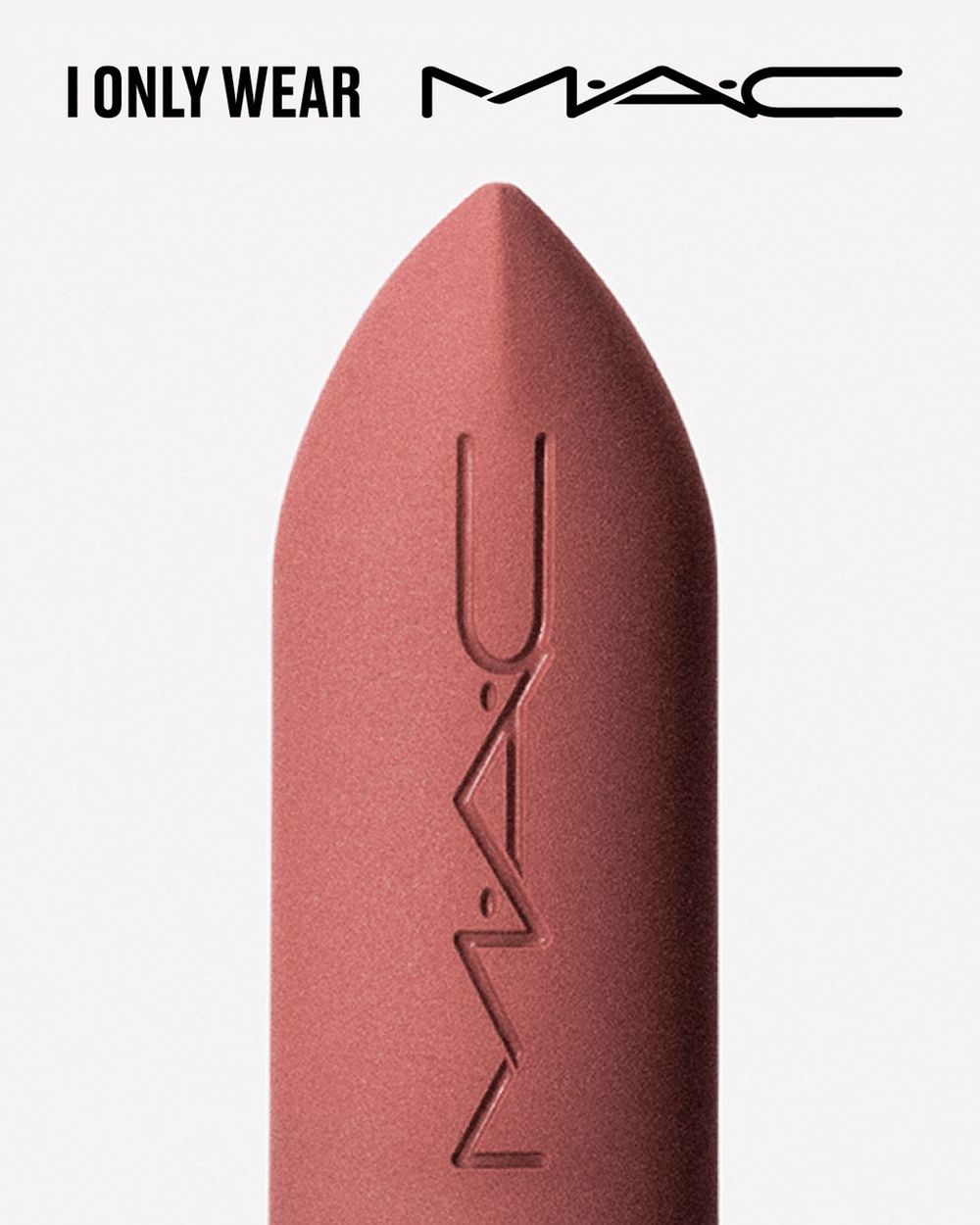 M·A·C正式官宣MEOVV ELLA成為新世代品牌大使！首波彩妝演繹全新「輕親雲霧系列唇膏」同款蜜桃玫瑰粉色、必收！-6